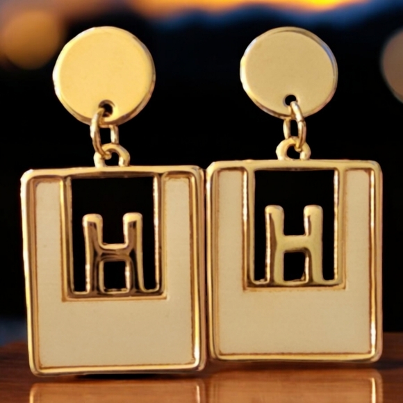 H initial earring - Picture 2 of 6